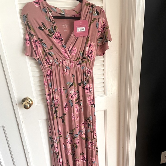 New Flutter Short Sleeve Smocked Maternity Dress - Maternity by Ingrid & Isabel - Picture 3 of 8